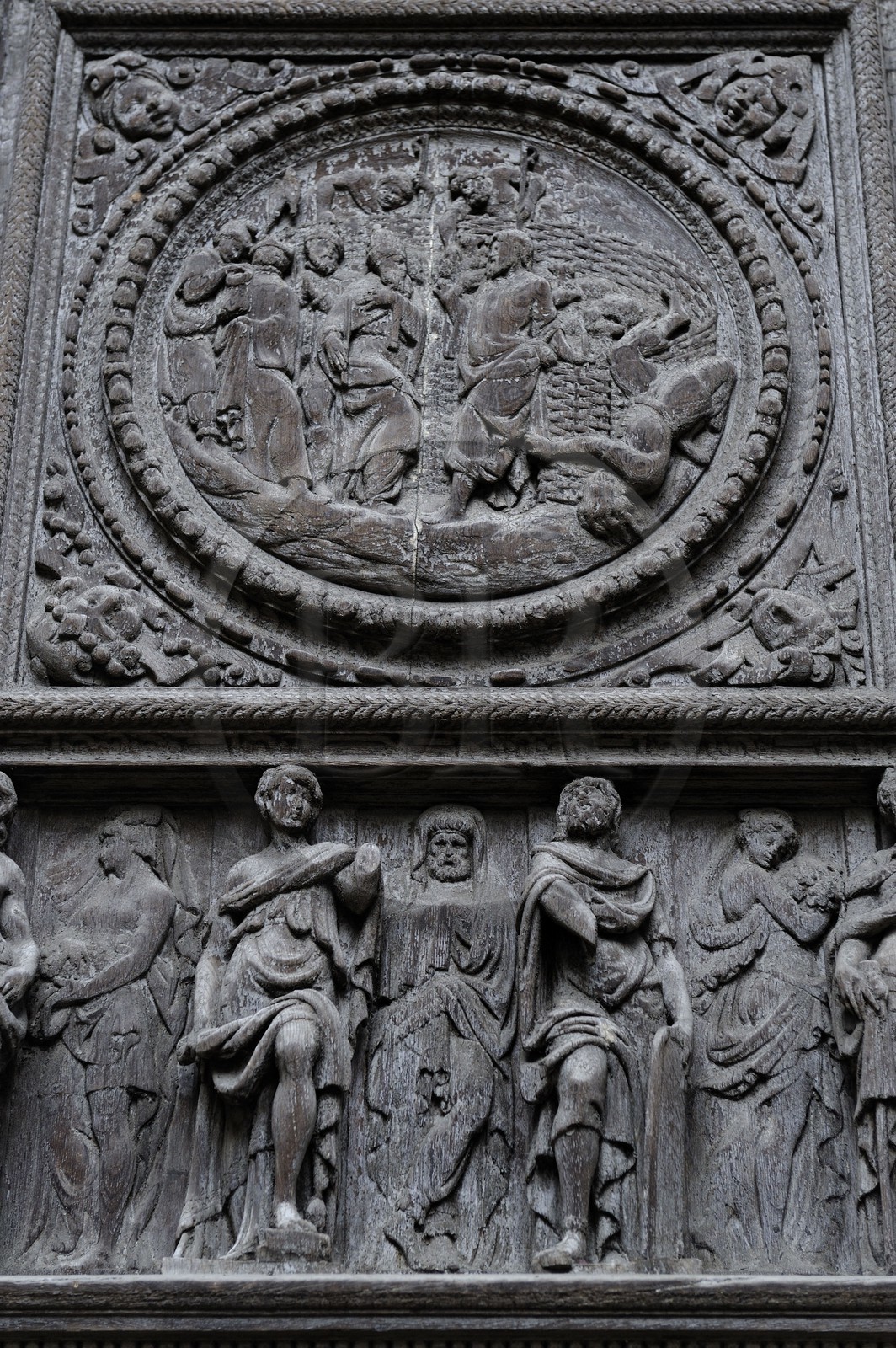 France, Seine-Maritime (76), Rouen, église Saint-Maclou joyau de l’art gothique flamboyant (XVème siècle), détail de la porte du portail gauche