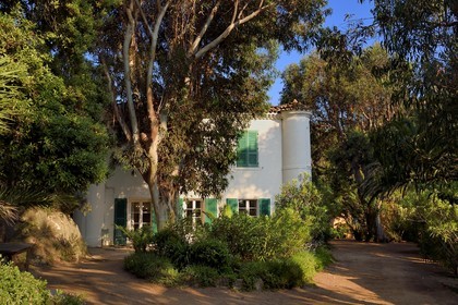 France, Var (83), Iles d'Hyères, Parc national de Port Cros, Ile de Port-Cros, Pierre Buffet né en 1930 dirige l'Hotel du Manoir depuis les années 1960