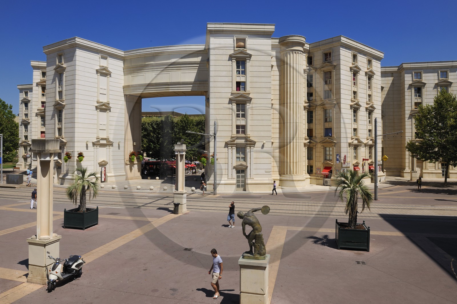 France, Hérault (34), Montpellier, quartier Antigone de l'architecte Ricardo Bofill, place du Nombre d'Or