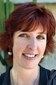 France, Alpes-Maritimes (06), Nice, Roberte Dallo, auteur et présidente de l'association Gloria Mansion