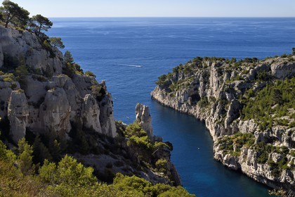 France, Bouches du Rhone, Marseille, National Park of the Calanques, Calanque En Vau (cove) and in the center the rock called the Finger of God (request for authorization necessary before publication)