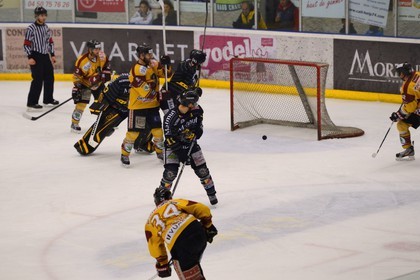 France, Haute-Savoie (74), Morzine, match de hockey sur glace du Hockey Club Morzine-Avoriaz appelé les Pingouins