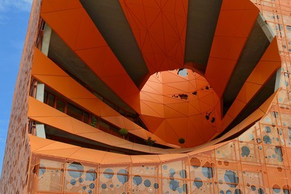 France, Rhone, Lyon, La Confluence new district in the South of the Presqu'ile (Peninsula), Quai Rambaud, the Orange Cube by Dominique Jakob and Brendan MacFarlane architects
