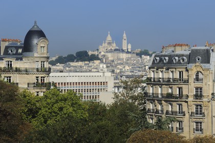 France, Paris (75), le parc des Buttes Chaumont et la basilique du Sacré-Coeur de Montmartre