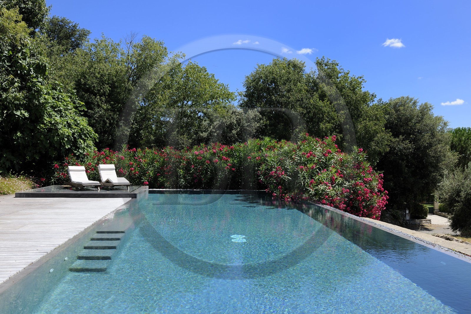 France, Gard (30), région du Pays d'Uzège, chambres d'hôtes de luxe le Clos du Léthé au hameau de Saint-Médiers à Montaren et Saint-Médiers