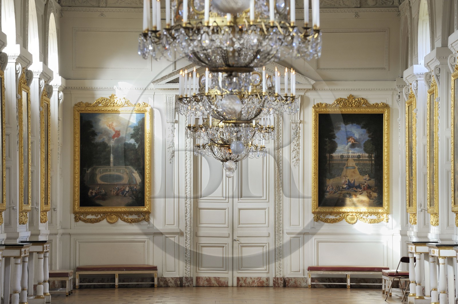 France, Yvelines (78), château de Versailles, classé Patrimoine Mondial de l'UNESCO, le Grand Trianon, la Galerie expose 21 tableaux représentant les bosquets de Versailles de Cotelle