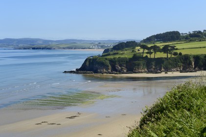 France, Finistere, Douarnenez, the Douarnenez Bay seen from Kervignac beach