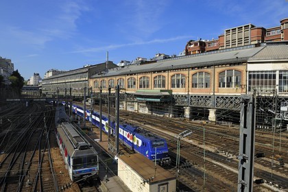 France, Paris (75), la gare Saint-Lazare vue de la place de l'Europe