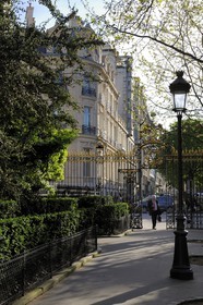 France, Paris (75), parc Monceau, entree du parc vers l'avenue Hoch