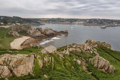 France, Finistère, Plougasnou, Primel-Trégastel, Pointe de Primel at the end of Morlaix Bay and the customs officer’s house on the GR 34 hiking trail (aerial view)