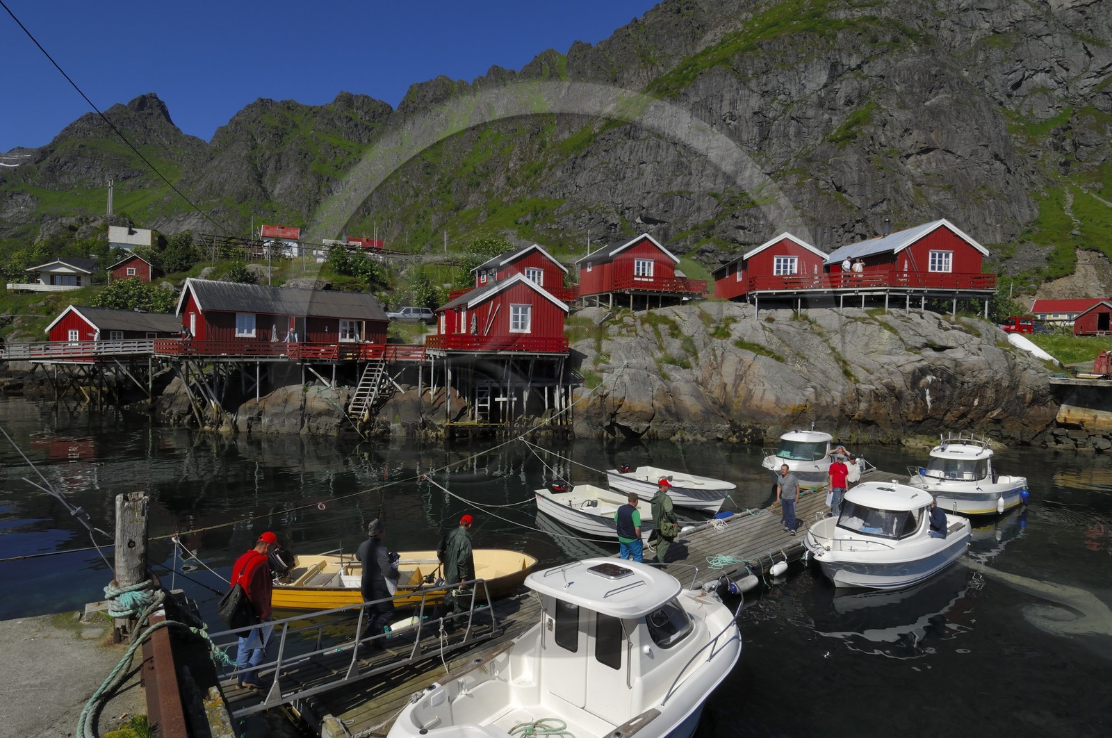 Norvège, Nordland, Iles Lofoten, Ile de Moskenes, maisons de pêcheurs (Rorbuer) au village de A (Å)