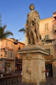 France, Var, Sanary-sur-Mer, statue evoking the Navy