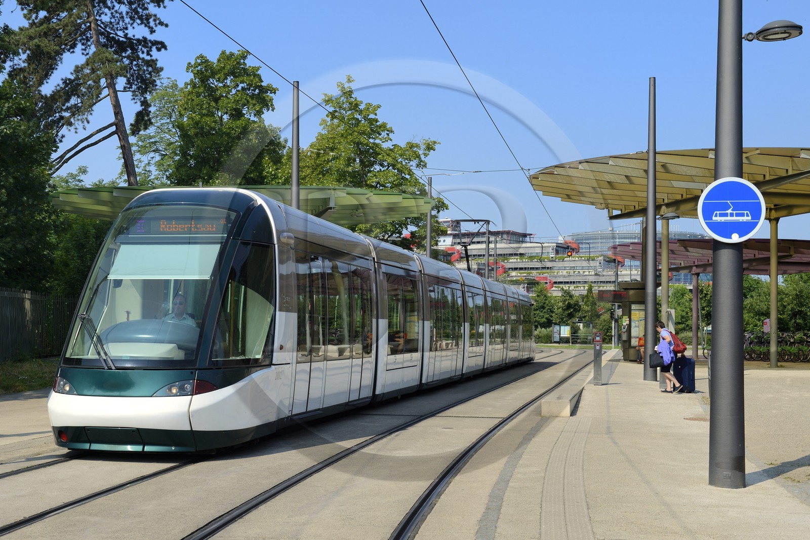 France, Bas-Rhin (67), Strasbourg, quartier de la Robertsau, arrêt de tramway Robertsau-Boecklin France, Bas-Rhin (67), Strasbourg, quartier de la Robertsau, arrêt de tramway Robertsau-Boecklin