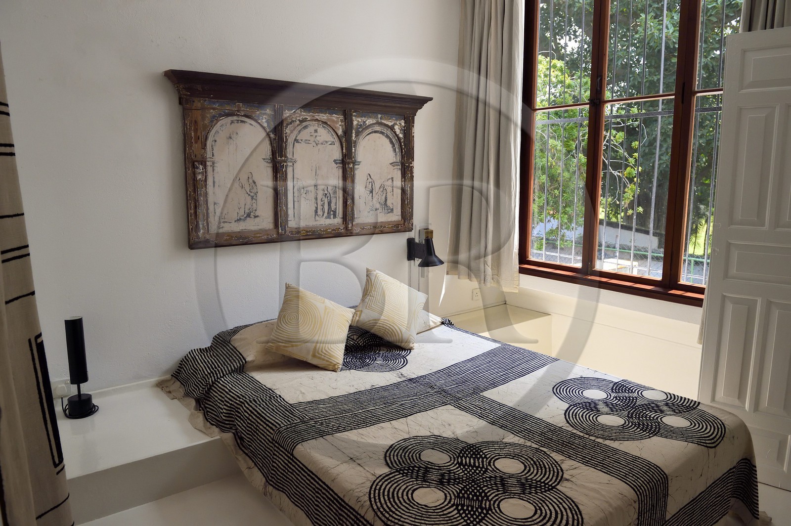 Sri Lanka, province de l'ouest, district de Colombo, Colombo, Lunuganga Estate, maison de l'architecte Geoffrey Bawa, chambre a coucher