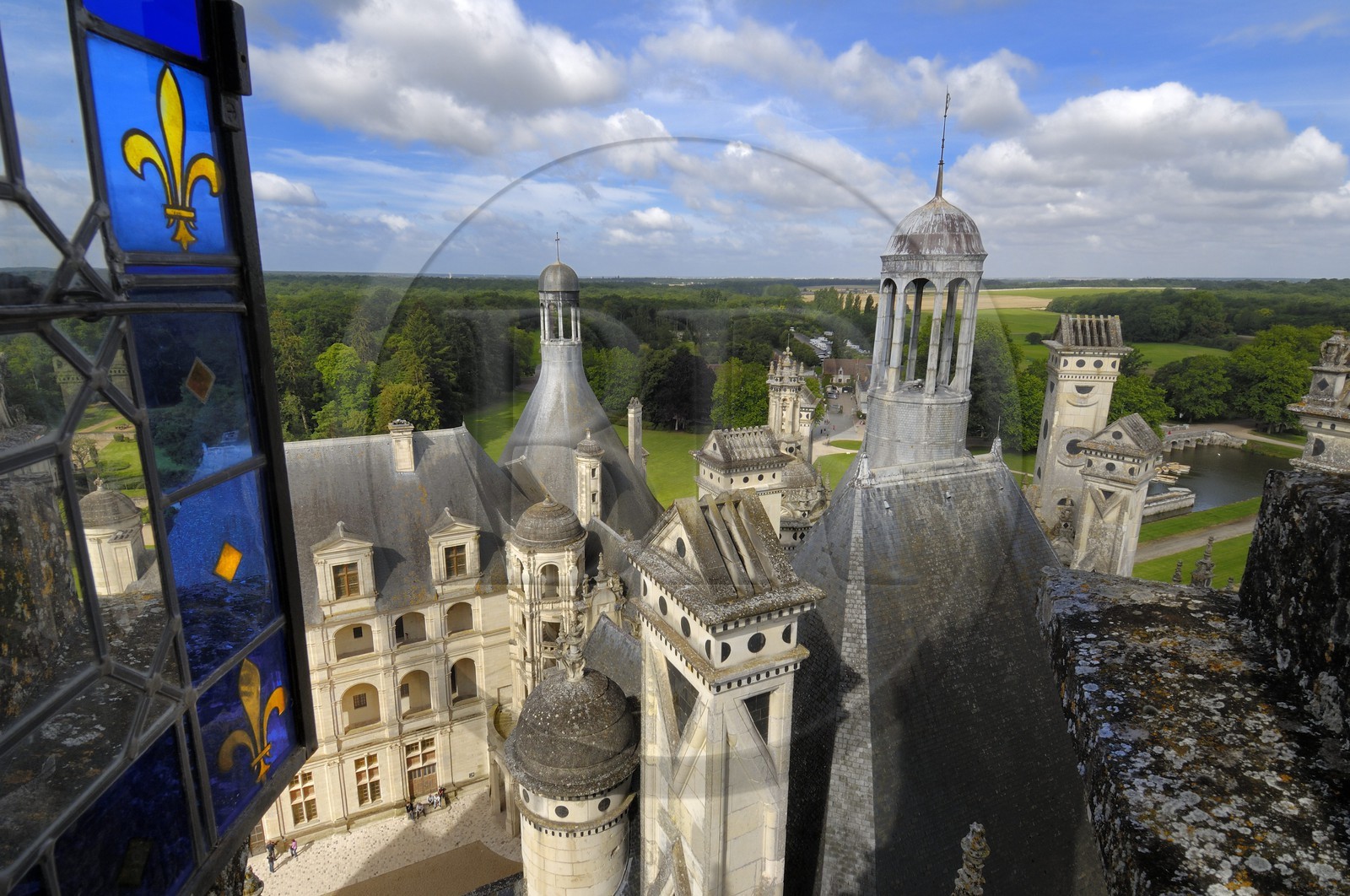 France, Loir et Cher (41), Vallée de la Loire classée Patrimoine Mondial de l' UNESCO, château de Chambord, la terrasse du toit vue depuis la lanterne