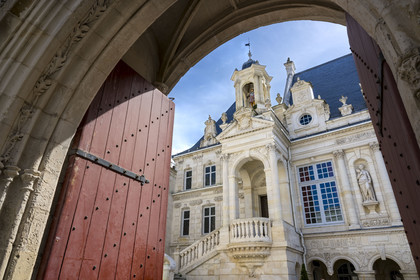 France, Charente Maritime, La Rochelle, facade in flamboyant gothic style of La rochelle town hall, the statue of Henry IV in enamelled terracotta