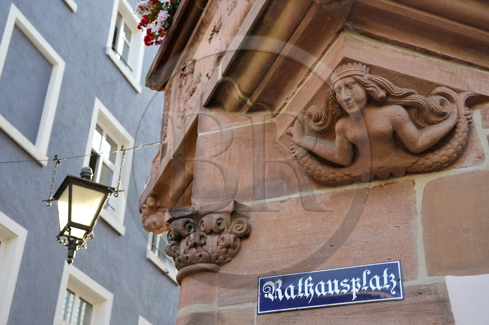 Allemagne, Bade-Wurtemberg, Fribourg en Brisgau, angle de l'hotel de ville sur Rathausplatz