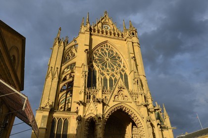 France, Moselle, Metz, Saint Etienne cathedral in pierre de Jaumont (stone of Jaumont), western facade above the main portal