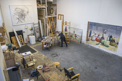 France, l'artiste peintre de Xiao Fan Ru dans son atelier aux Lilas près de Paris