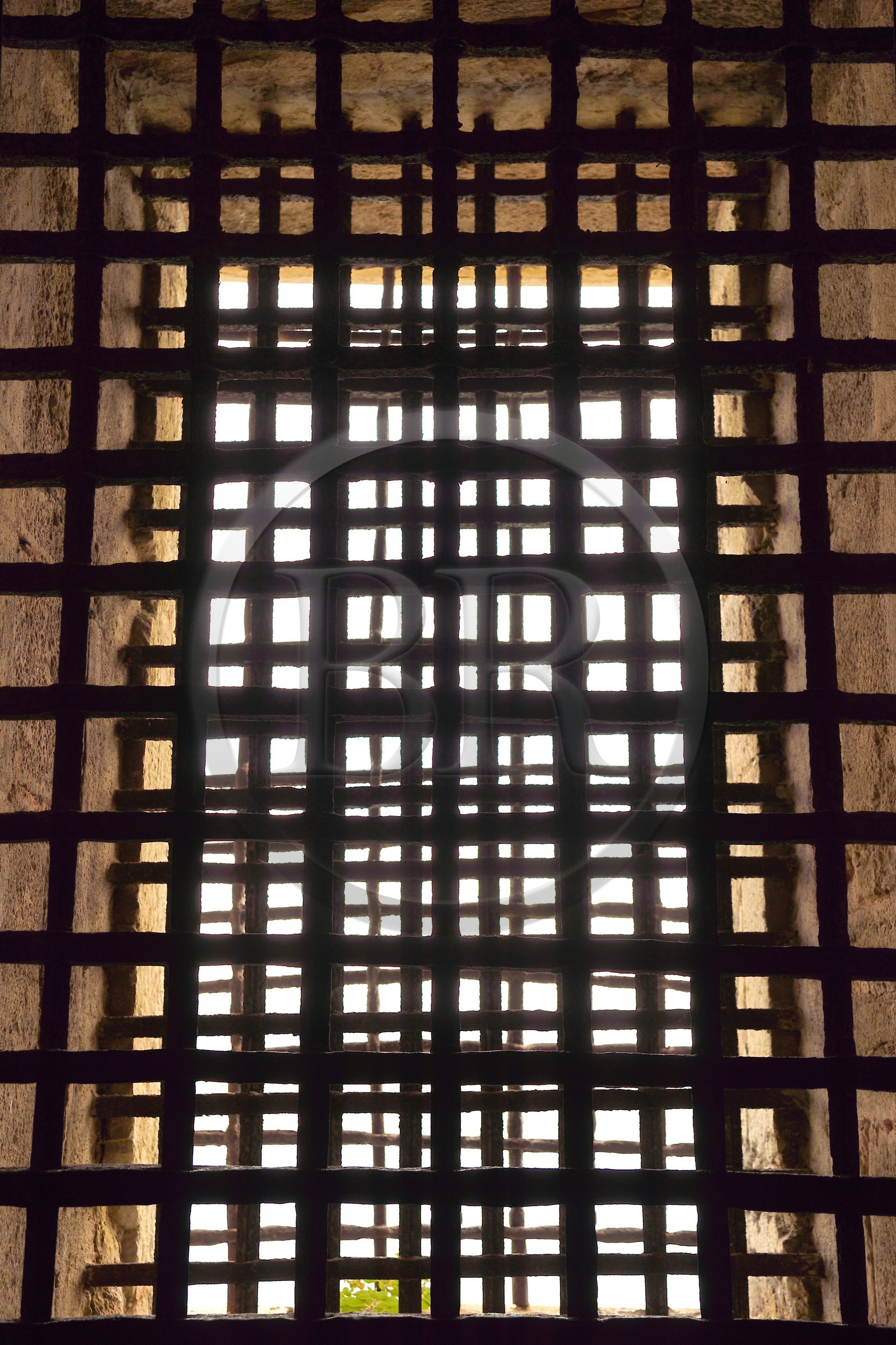 France, Alpes-Maritimes (06), Cannes, Iles de Lérins, Ile Sainte-Marguerite, le Fort Royal fortifié par Vauban, la prison, cachot de l'homme au masque de fer, triple rangées de barreaux à la fenêtre