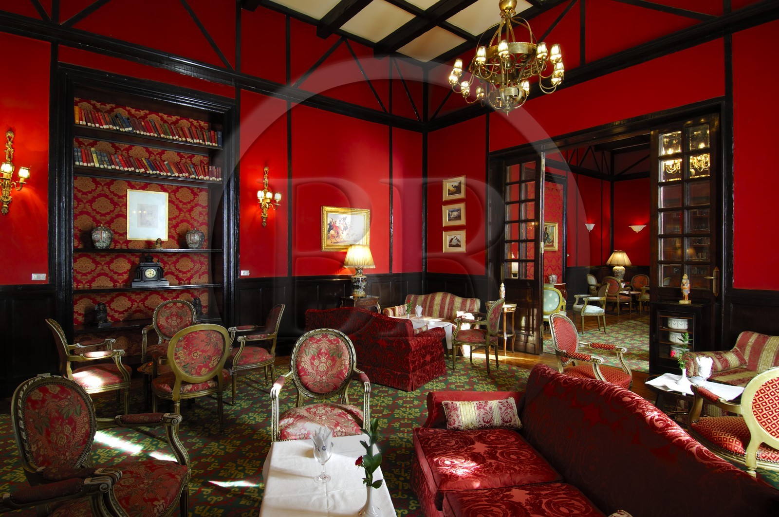 Egypte, Haute Egypte, vallée du Nil, Louxor, bar de l'hotel Old Winter Palace