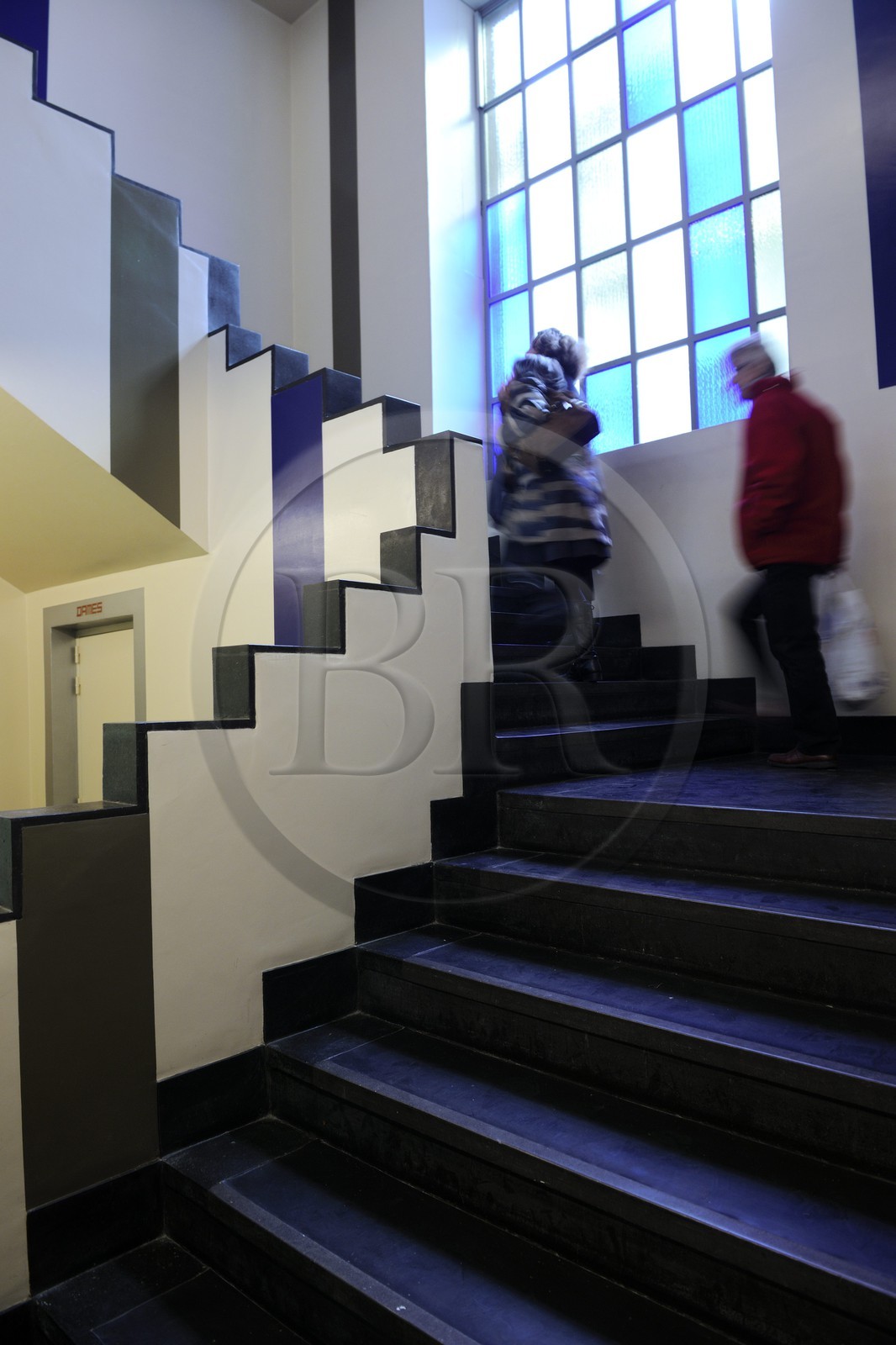France, Bas-Rhin (67), Strasbourg, place Kléber, escalier menant aux salles de l'Aubette décoré par Jean Arp et Sophie Tæuber-Arp à la fin des années 1920