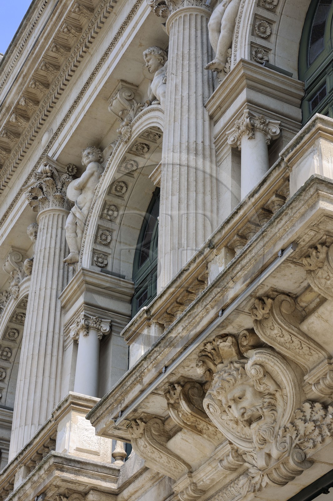 France, Hérault (34), Sète, détail de la façade du Théatre Molière