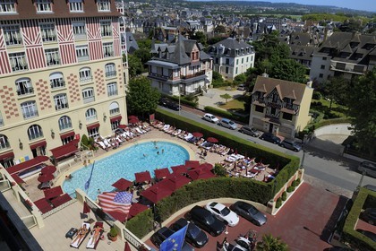 France, Calvados (14), Pays d'Auge, Deauville, la piscine de l'Hotel Royal Barriere