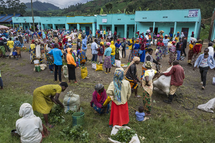 Rwanda, Province du Nord, District de Musanze (Ruhengeri), jour de marché à Muryabazira sur la Route Nationale 4 entre Kigali et Ruhengori