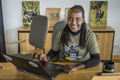 Rwanda, Province du Nord, District de Musanze (Ruhengeri), Kinigi, Campus Ellen DeGeneres du Dian Fossey Gorilla Fund, la zoologiste rwandaise Nadia Niyonizeye
