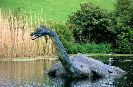 Royaume-Uni, Ecosse, Highlands, Drumnadrochnit, le Loch Ness, Nessie, tel qu'imaginé dans la légende