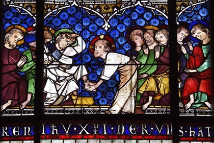 France, Bas-Rhin (67), Strasbourg, vieille ville classée au Patrimoine Mondial de l'UNESCO, la cathédrale Notre-Dame, les vitraux du bas coté sud de la nef datent du XIVe siècle et représentent les scènes de la vie du Christ et de la Vierge, la Passion du Christ, lavement des pieds