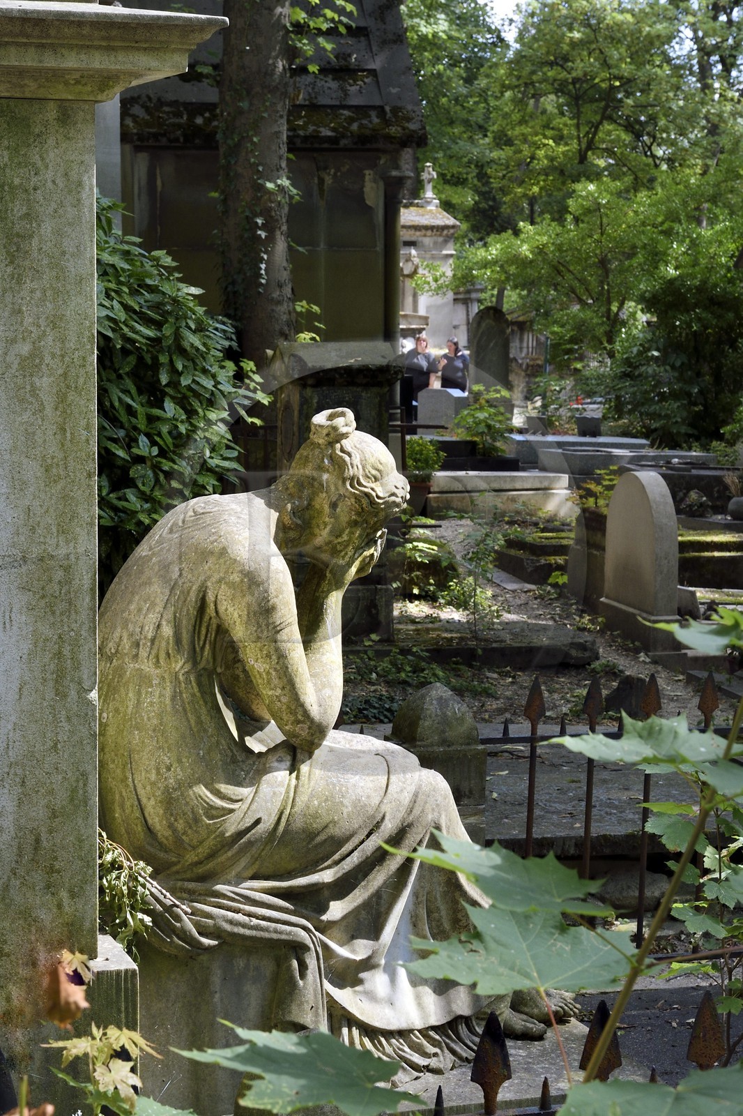 France, Paris (75), cimetière du Père-Lachaise, pleureuse sur la tombe de Pierre Gareau négociant mort en 1815