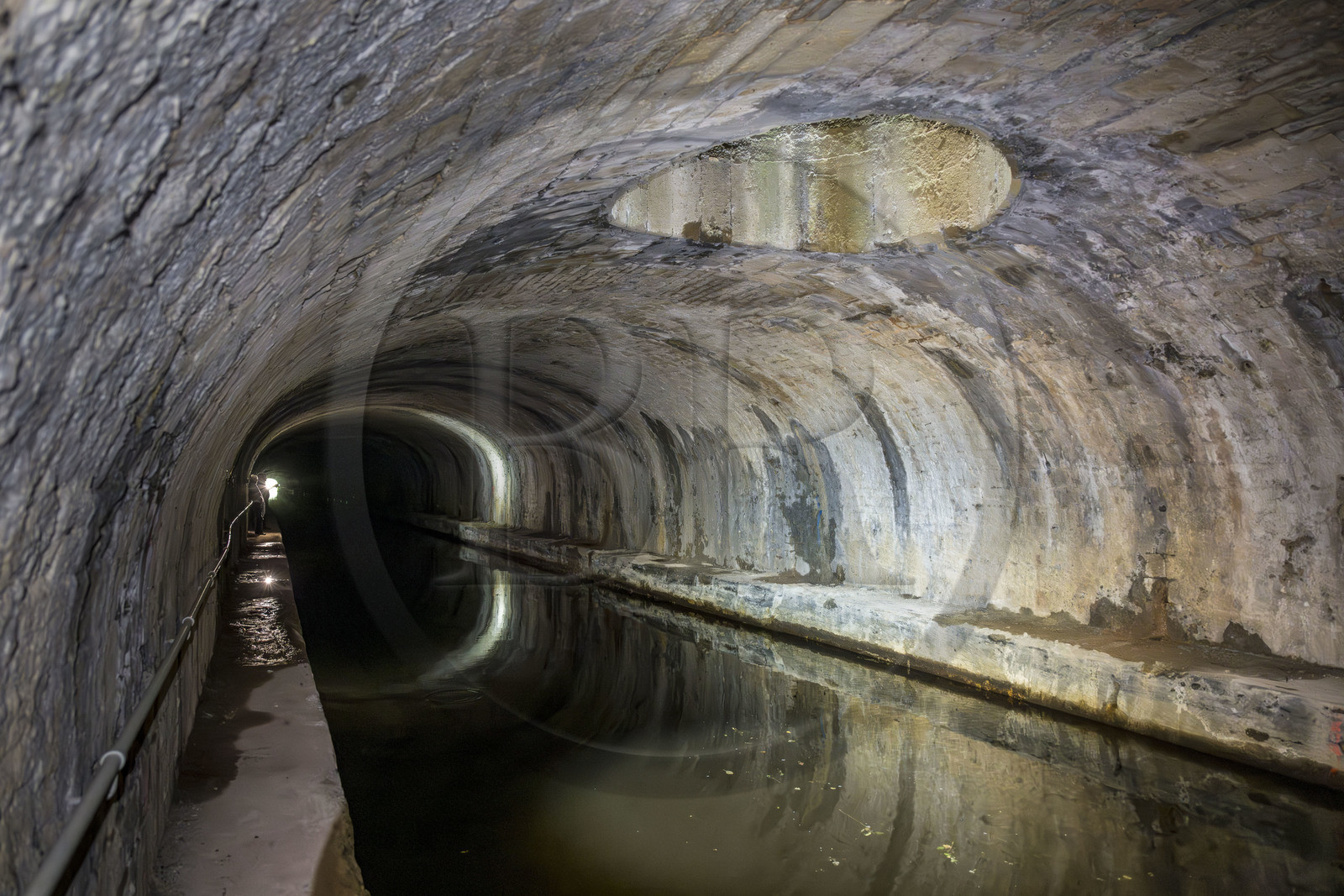France, Nièvre (58), La Collancelle, les voutes de la Collancelle, tunnel long de 758 m du canal du Nivernais