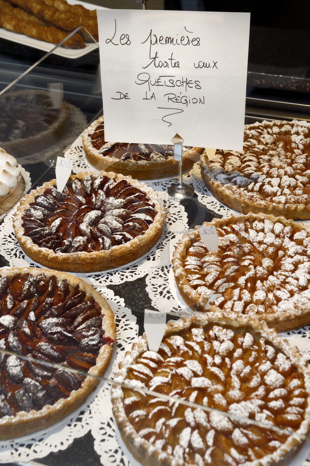 France, Moselle (57), Metz, patisserie Claude Bourguignon rue de la Tête d'Or, tarte aux quetsches