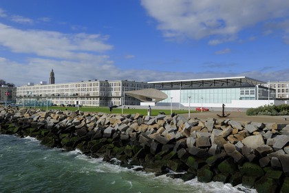France, Seine Maritime, Le Havre, Downtown rebuilt by Auguste Perret listed as World Heritage by UNESCO, the Museum of Modern Art Andre Malraux by the sea is surrounded by Perret buildings
