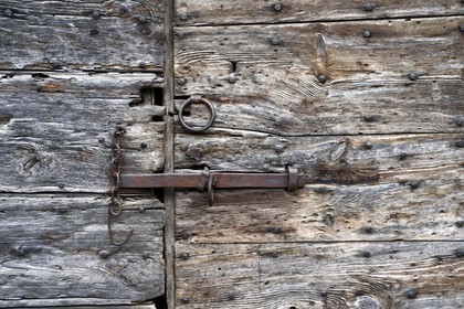 France, Lozere (48), Parc naturel régional de l'Aubrac (Aubrac Regional Nature Park), village of Saint Juery, barn door