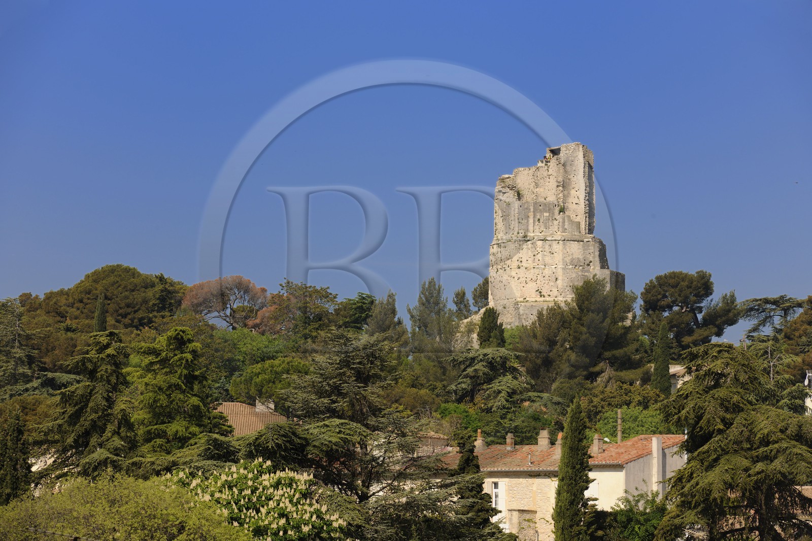 France, Gard (30) Nimes, la tour Magne au sommet des Jardins de la Fontaine France, Gard (30) Nimes, la tour Magne au sommet des Jardins de la Fontaine