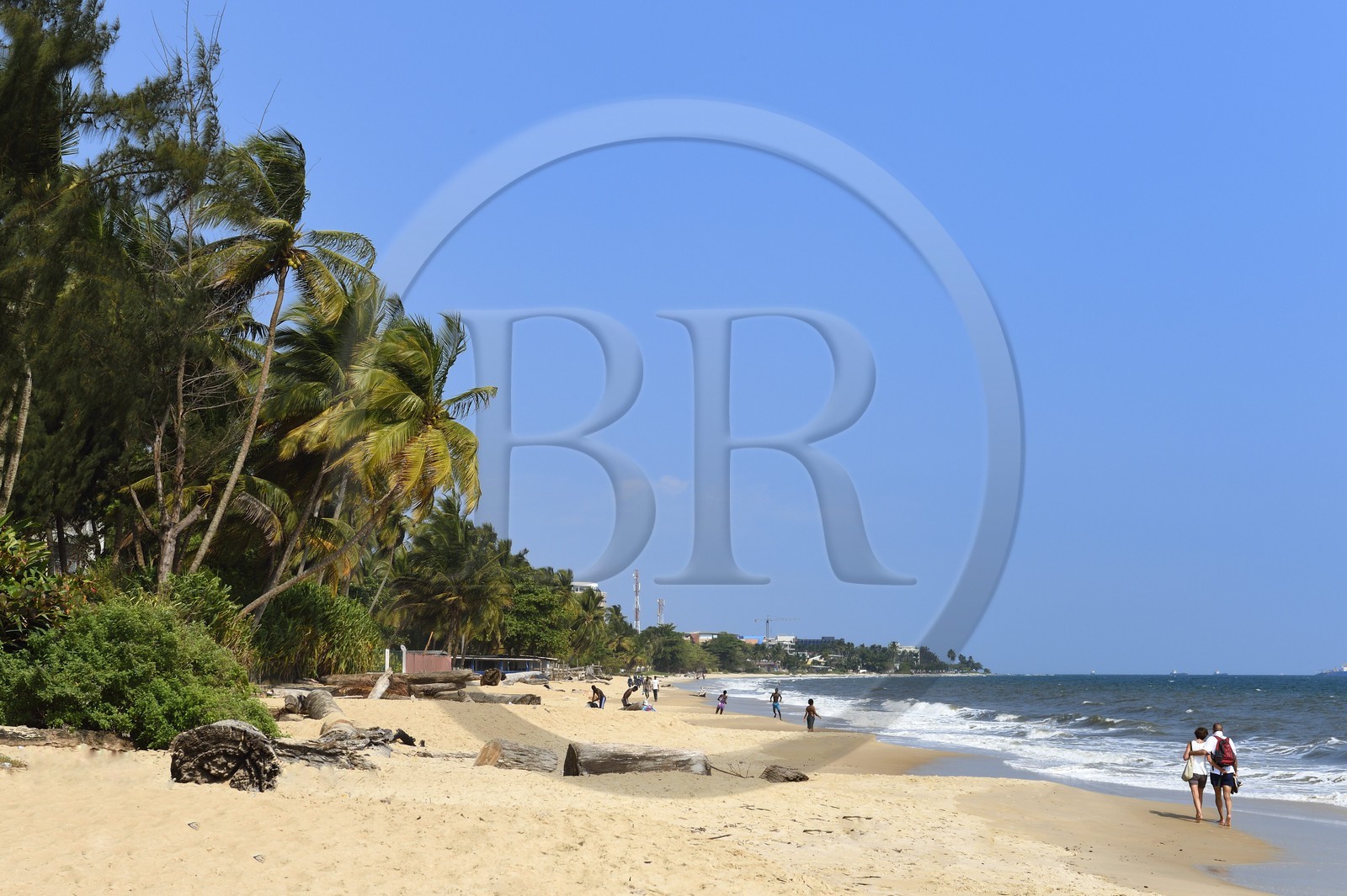 Gabon, Libreville, plage de l'aéroport bordant l'Estuaire du Gabon