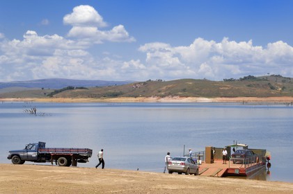 Brazil, Minas Gerais state, Carrancas area, boat crossing the Rio Grande river (Gold Route, Estrada Real)