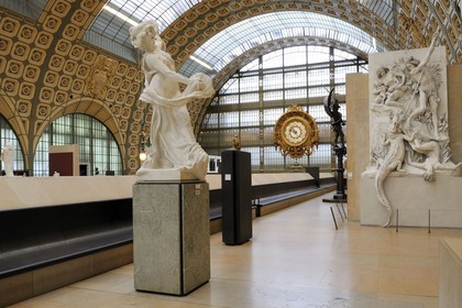 France, Paris (75), le musée d'Orsay, Danse Sacrée statue en marbre de 1905 par Victor Ségoffin