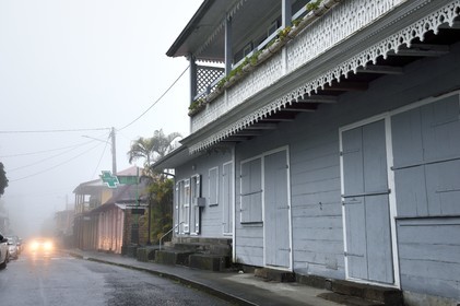 France, Ile de la Reunion, Cirque de Salazie, classé Patrimoine Mondial de l'UNESCO, Hell-Bourg, labellisé les Plus Beaux Villages de France, la rue principale rue du Général De Gaulle