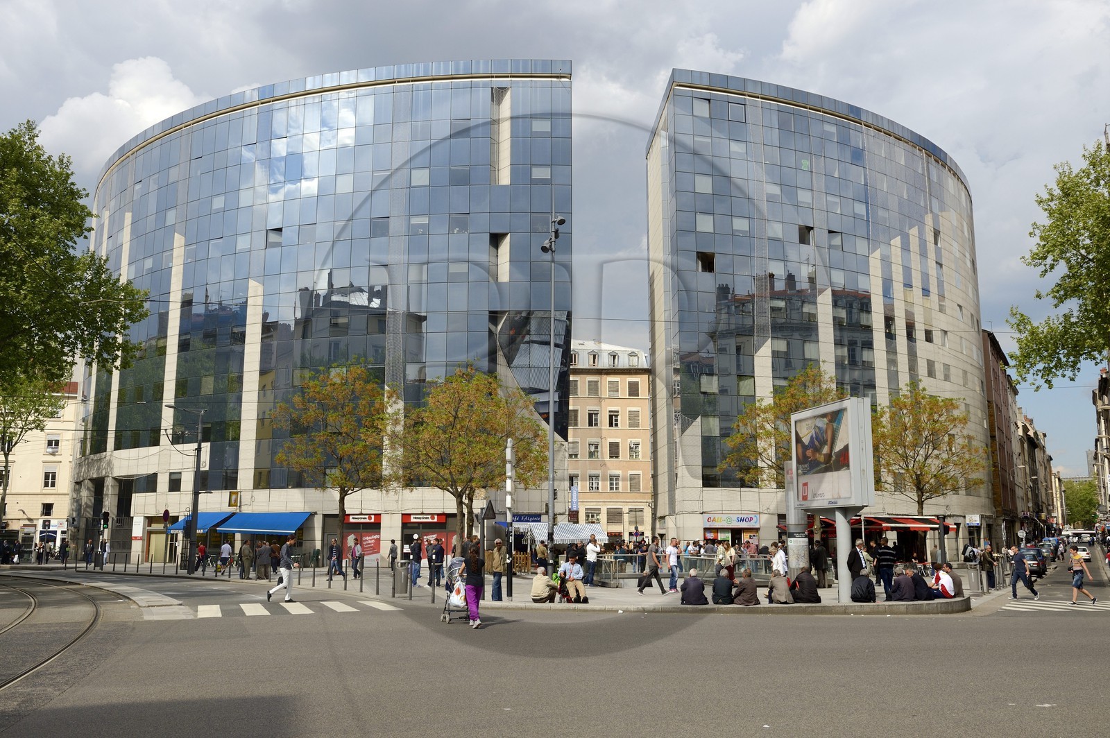 France, Rhône (69), Lyon, résidence étudiante les estudines le clip sur le cours Gambetta