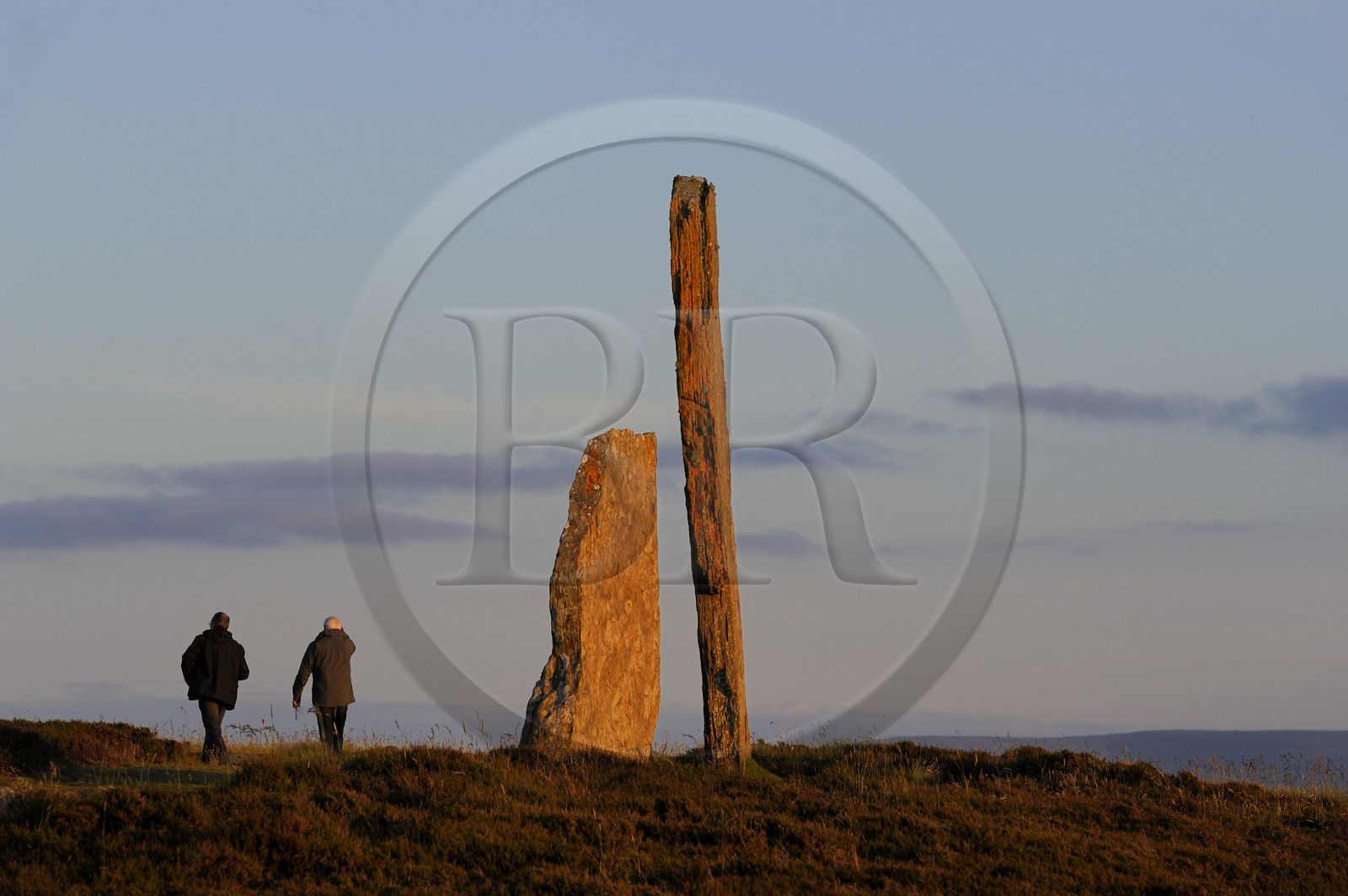 Royaume-Uni, Ecosse, Iles Orcades, Ile de Mainland, Loch of Stenness, cercle de pierres levées du Ring of Brodgar, classées Patrimoine Mondial de l' UNESCO