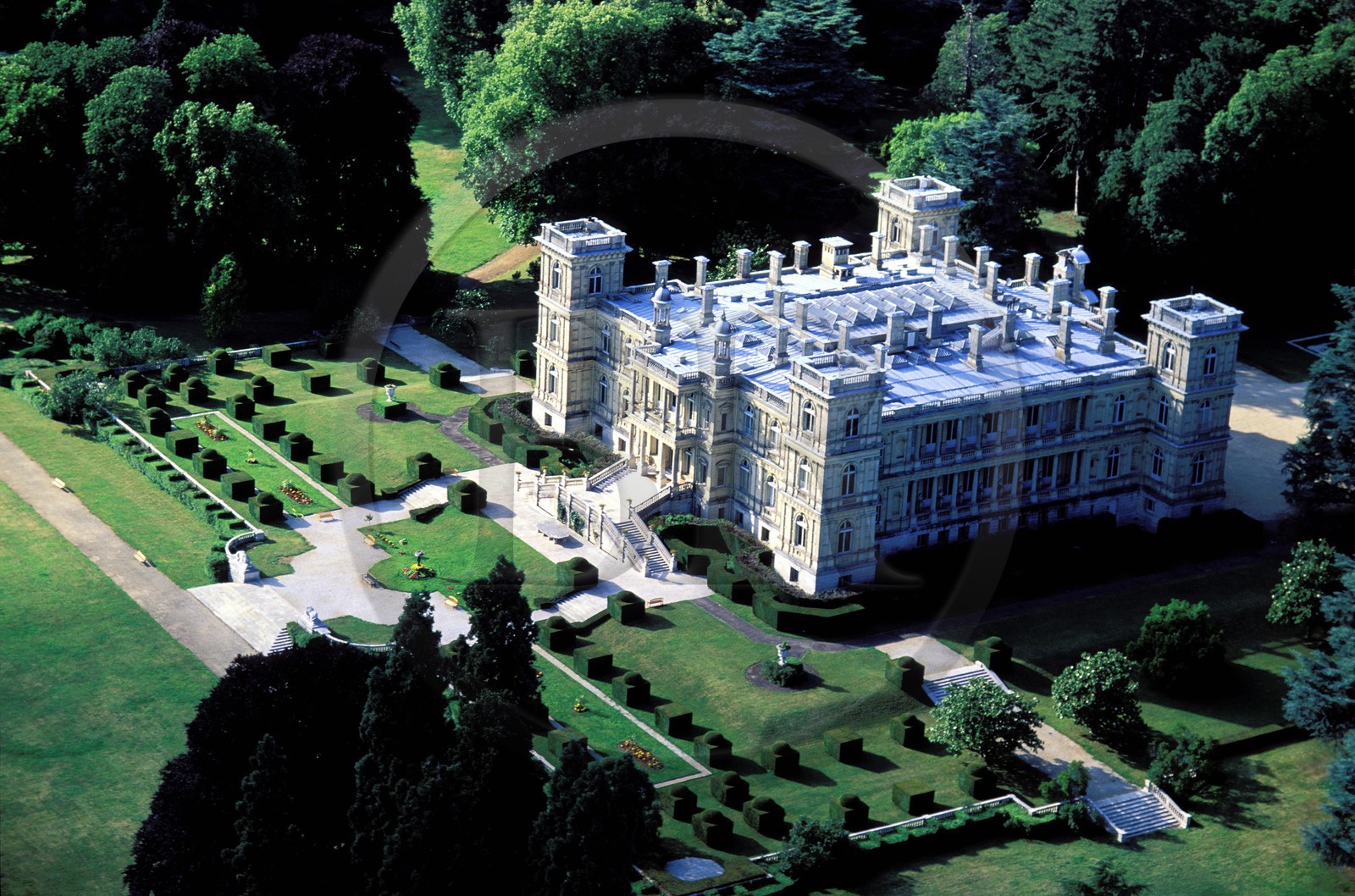 France, Seine-et-Marne (77), château de Ferrières (vue aérienne) France, Seine-et-Marne (77), château de Ferrières (vue aérienne)