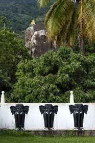 Sri Lanka, Central Province, Matale District, enclosing wall of Aluvihara Rock Cave Temple