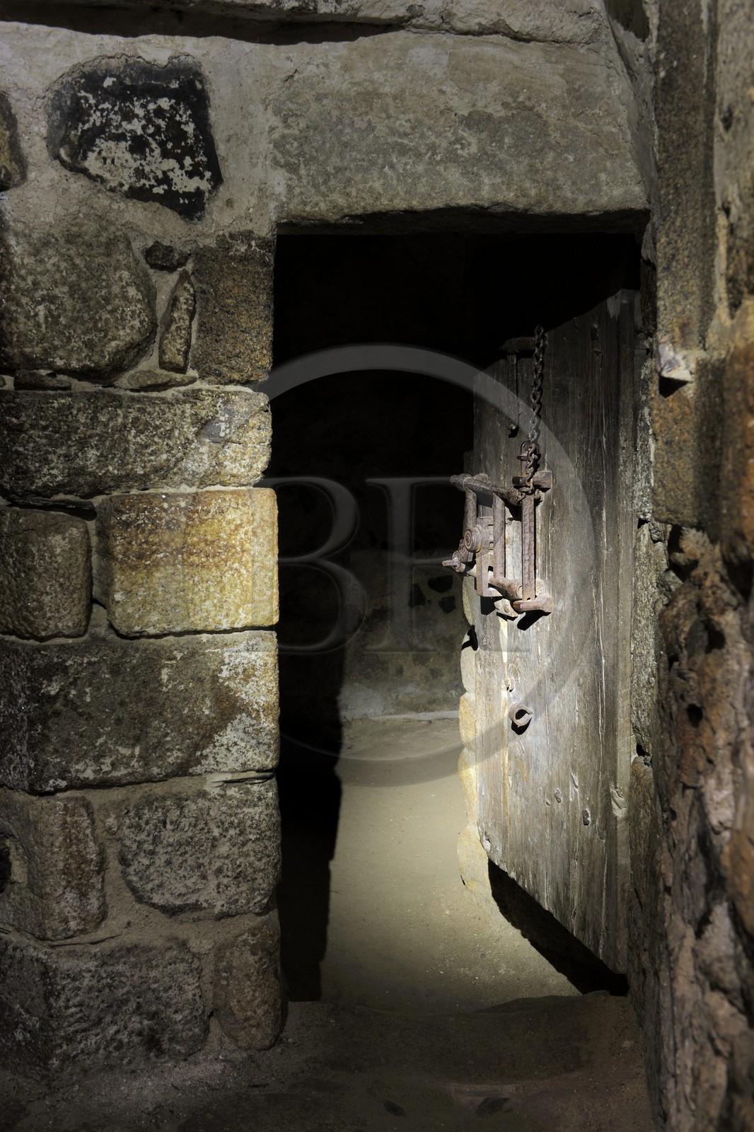 France, Manche (50), l'abbaye du Mont-Saint-Michel, classé Patrimoine Mondial de l'UNESCO, les cachots vers l'escalier Nord-Sud