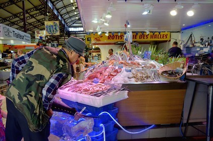 France, Aude, Narbonne, the covered market, fishmonger