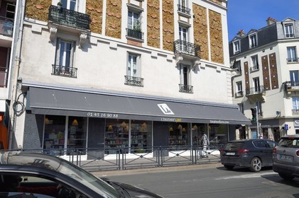 France, Val de Marne, Champigny sur Marne, L'Instant Lire bookstore in the city center