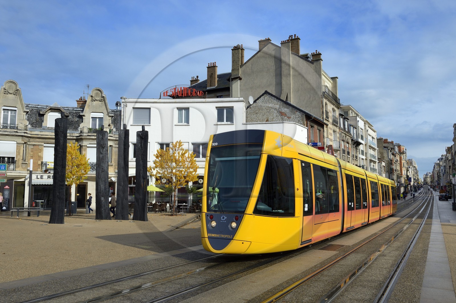 France, Marne (51), Reims, sculptures de Christian Lapi sur la place Stalingrad